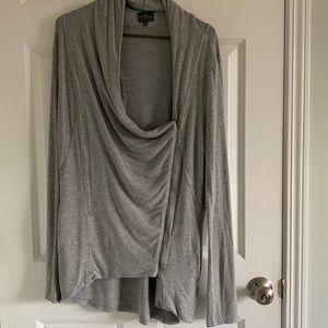 XL Market and Spruce asymmetrical zipper top